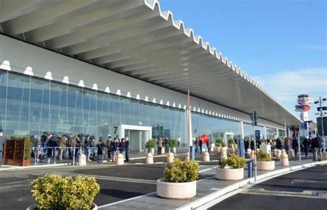 aeroporto roma fermo 300 000 e 20 rolex|‭Rocca 1794‬, Via Dell'Aeroporto di Fiumicino 320 Livello Partenze .